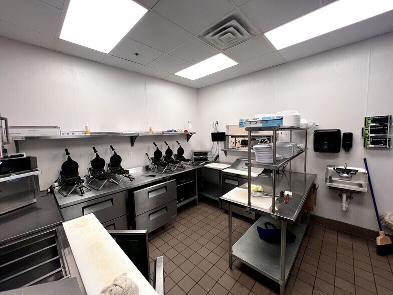More Photos Of 11565 Theatre Dr, Champlin Unknown For Lease