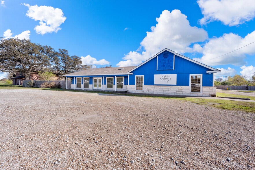 More Photos Of 3715 Bellmead Dr, Bellmead Office For Sale