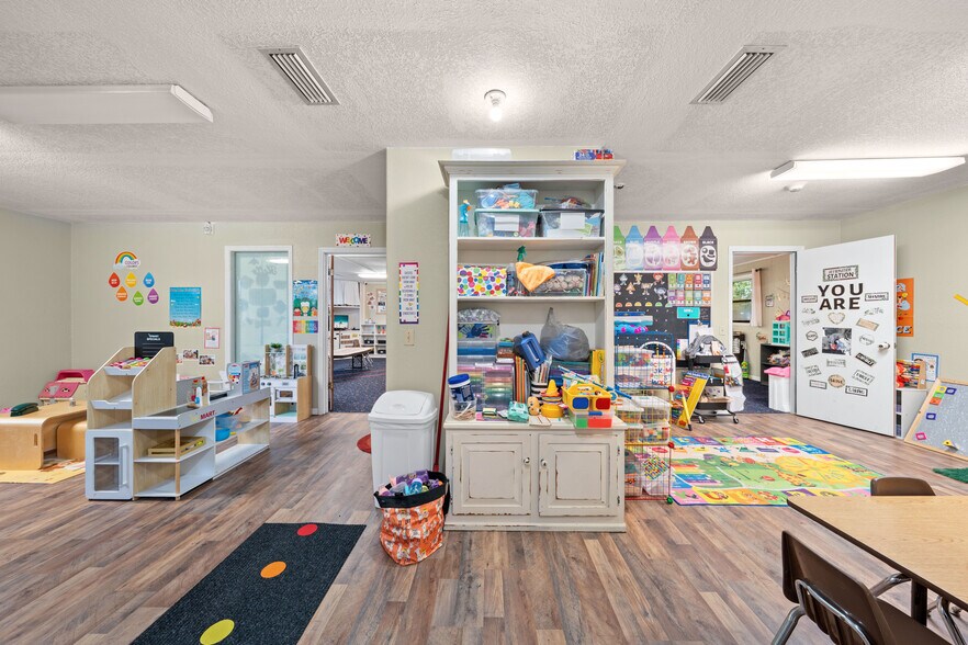 More Photos Of 102 S Highland St, Bushnell Daycare Center For Sale