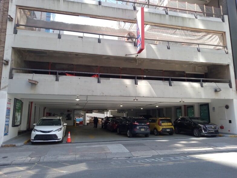 More Photos Of 1500-1506 Walnut St, Philadelphia Office For Lease