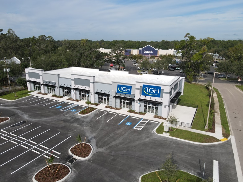 Primary Photo Of 7159-7171 Broad St, Brooksville Storefront Retail Office For Lease