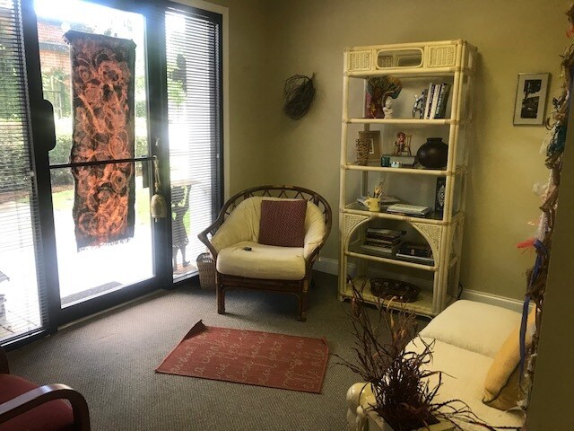 More Photos Of 214 1/2 10th St, Columbus Office Residential For Lease