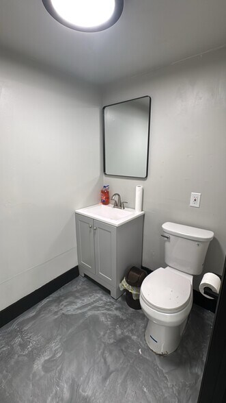 More Photos Of 36 XX NW 76 Ave, Miami General Retail For Lease