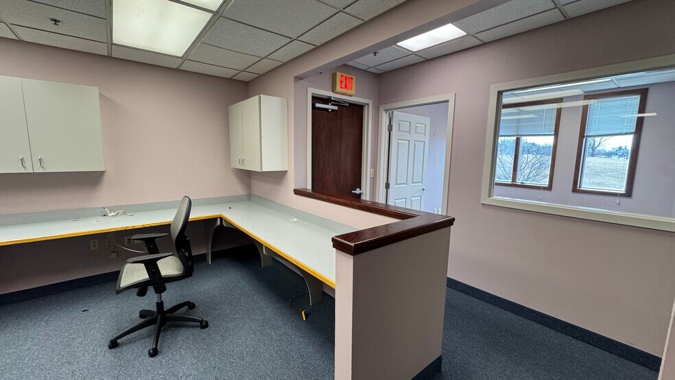 More Photos Of 2925 William Penn Hwy, Easton Office For Lease