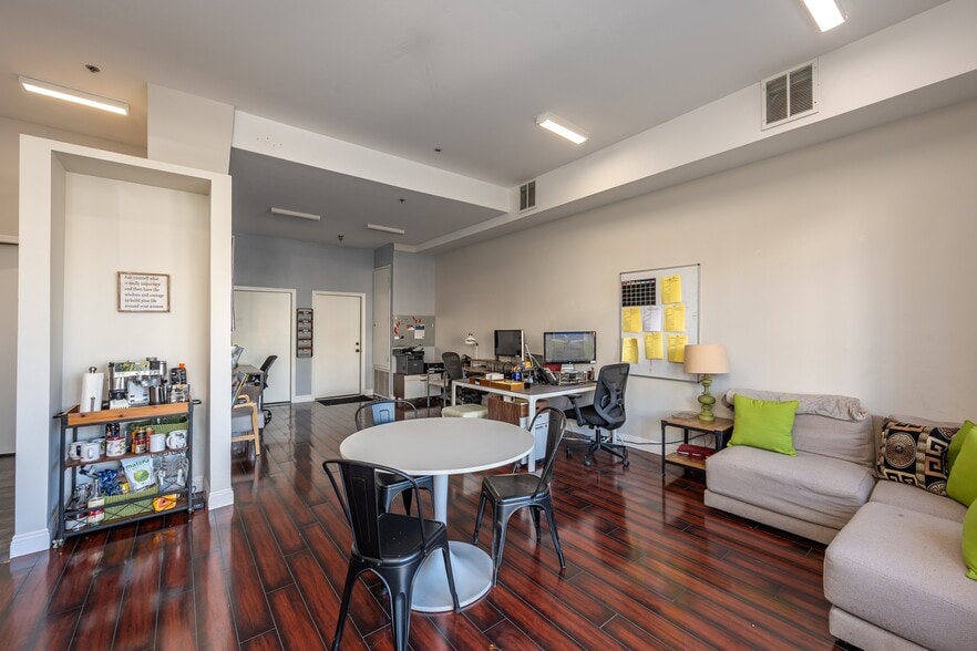 More Photos Of 4741 Point Loma Ave, San Diego Storefront Retail Residential For Sale