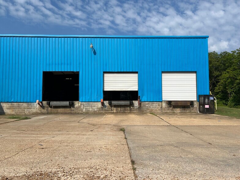 More Photos Of 305 S Main St, Como Manufacturing For Sale