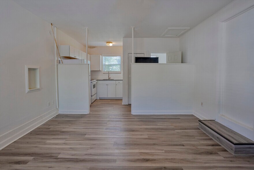 More Photos Of 1102 Sunset Point Rd, Clearwater Apartments For Sale