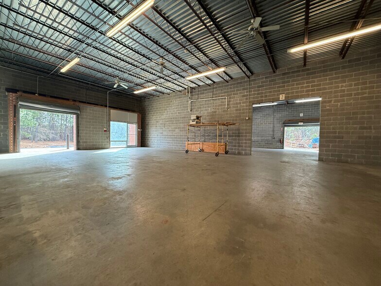 More Photos Of 150 Southmoore Ave, Aberdeen Warehouse For Lease