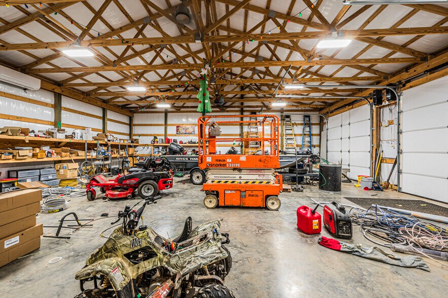 More Photos Of 923 Glen Lily Rd, Bowling Green Office For Sale