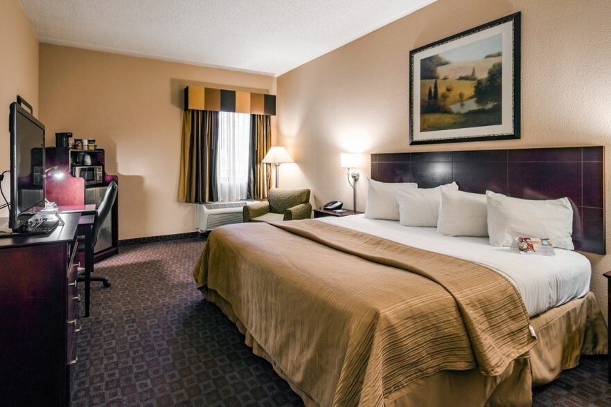 More Photos Of 4112 N Brandywine Dr, Peoria Hotel For Sale