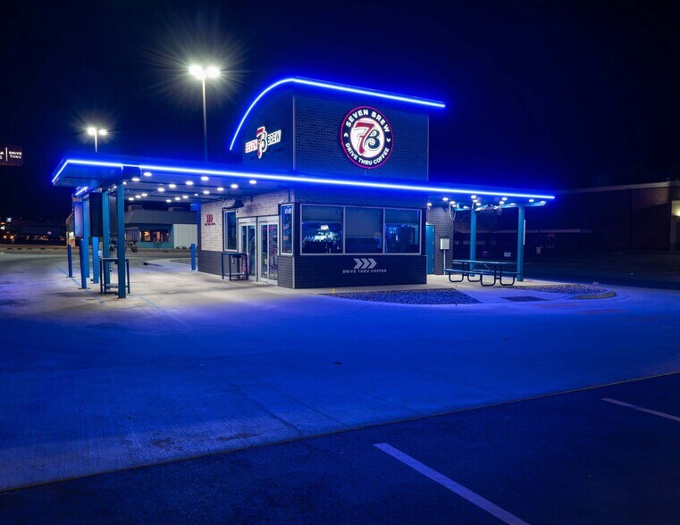 Primary Photo Of 2415 S Country Club Rd, El Reno Fast Food For Sale