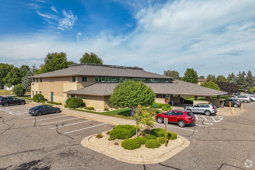 Primary Photo Of 800 Freeport Ave N, Elk River Medical For Lease