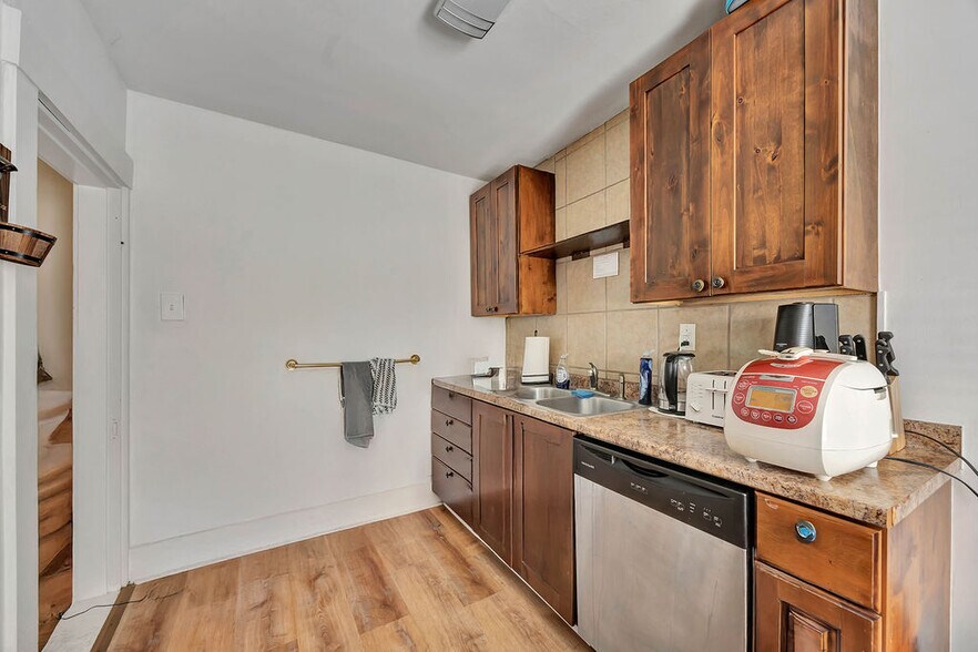 More Photos Of 215 N College Ave, Oxford Apartments For Sale