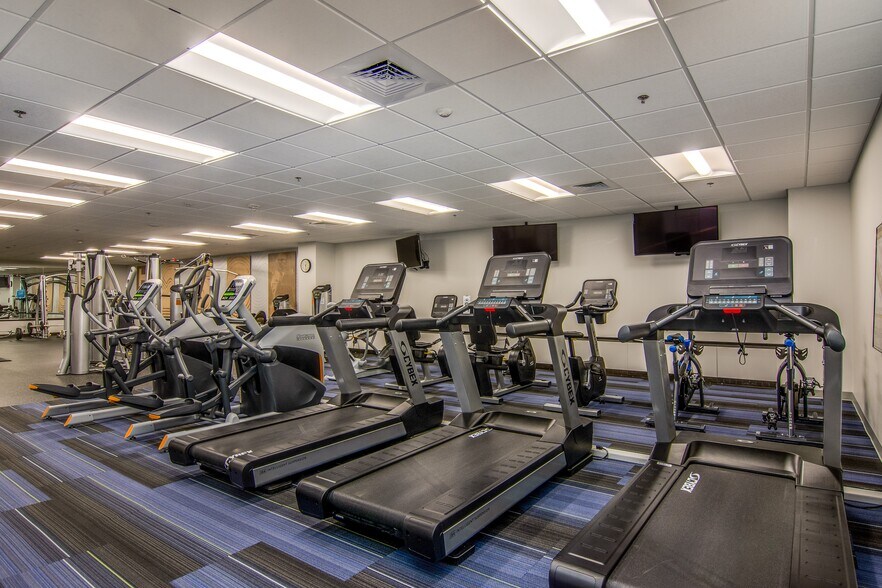 More Photos Of 250 E 200 S, Salt Lake City Office For Lease