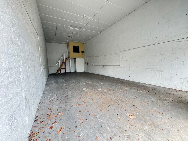 More Photos Of 1791 Blount Rd, Pompano Beach Warehouse For Lease