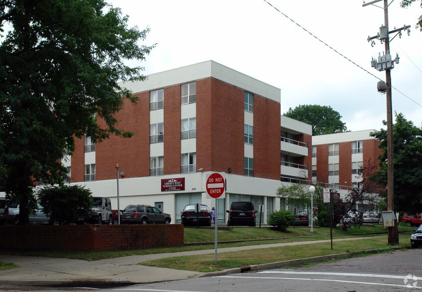 More Photos Of 2051 Collingwood Blvd, Toledo Skilled Nursing Facility For Sale