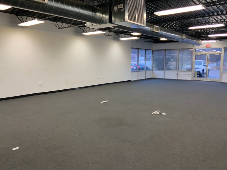 More Photos Of 4446 Elvis Presley Blvd, Memphis Freestanding For Sale