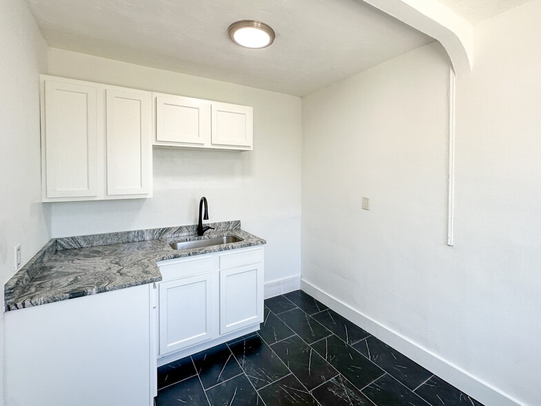 More Photos Of 3737 Scovel Pl, Detroit Apartments For Sale