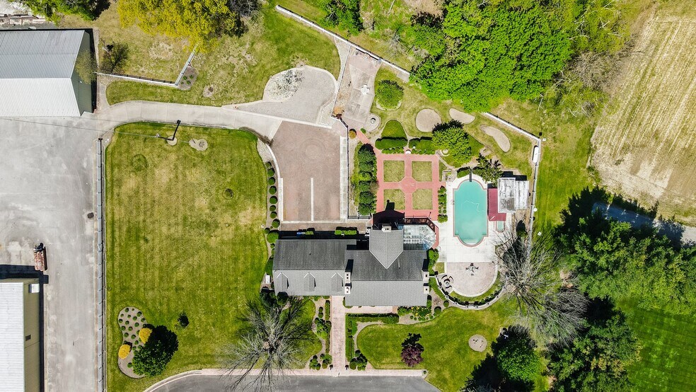 More Photos Of 1445 Catawba Ave, Newfield Service For Sale