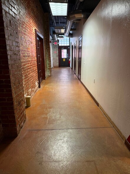More Photos Of 601 N National Ave, Springfield Office For Lease