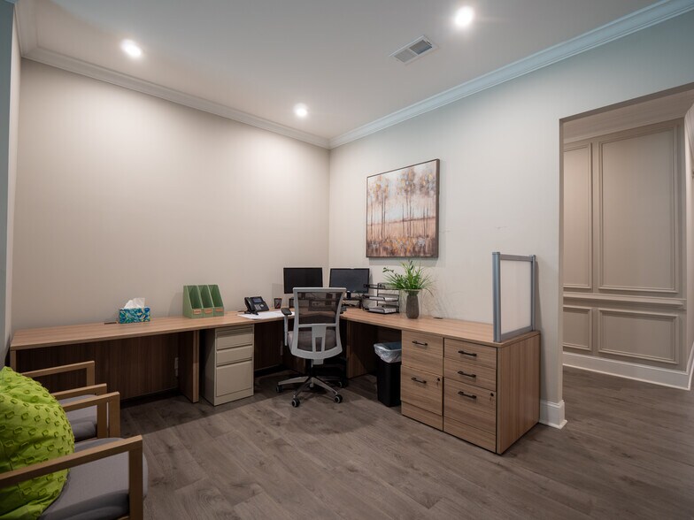 More Photos Of 3957 S Main St, Acworth Office For Sale