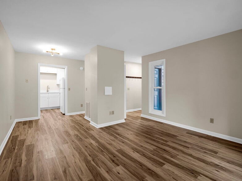 More Photos Of 520 Courtwood Ln, Hendersonville Apartments For Sale