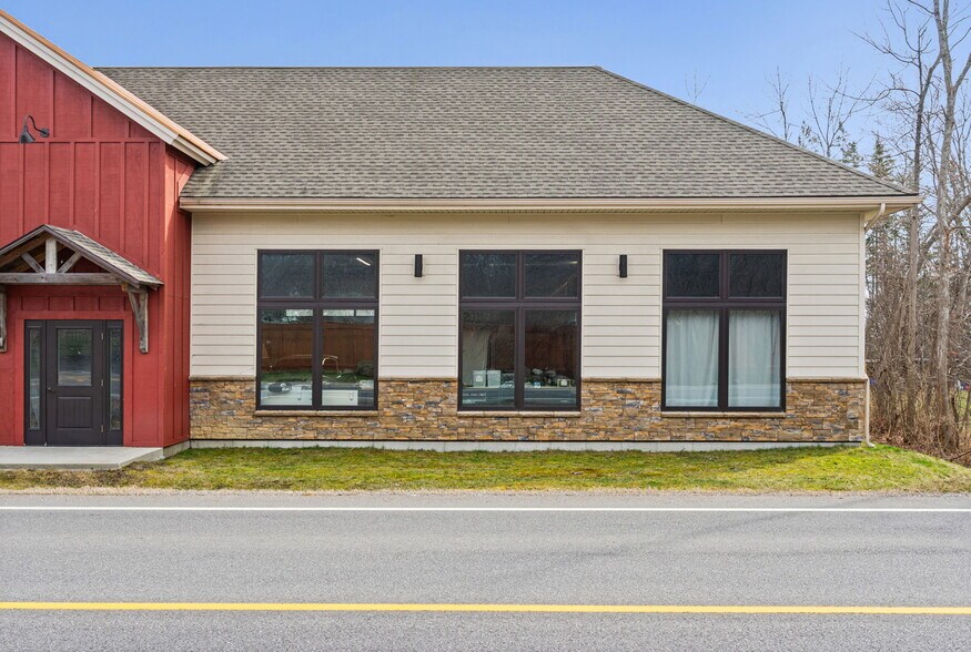 More Photos Of 1 Charlton Rd, Ballston Spa Freestanding For Lease