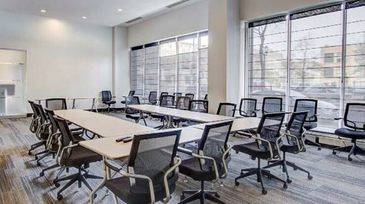 More Photos Of 633 W Wisconsin Ave, Milwaukee Office For Sale