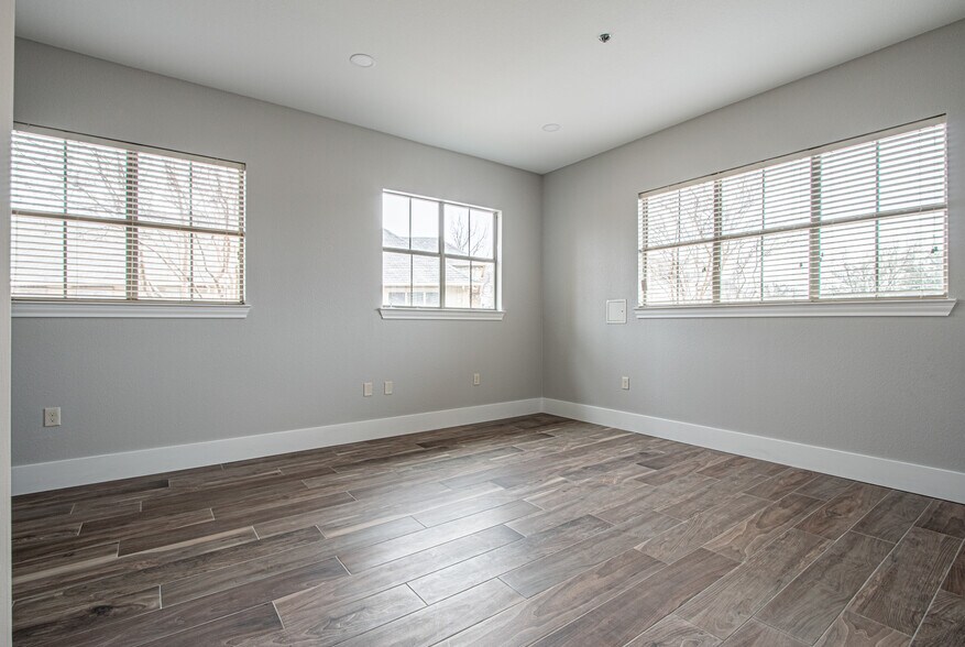 More Photos Of 2250 Pool Rd, Grapevine Office Residential For Sale