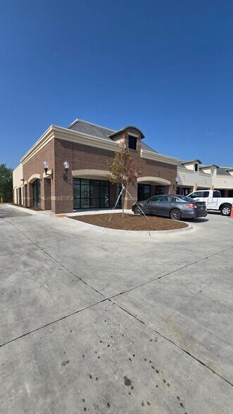 More Photos Of 16510 Bedford Ave, Omaha General Retail For Lease