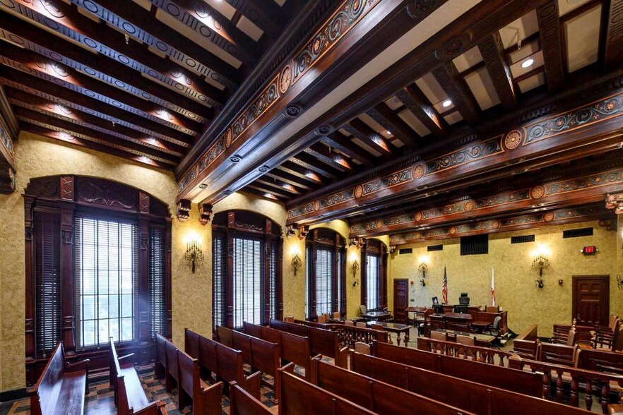 More Photos Of 73 W Flagler St, Miami Office For Sale