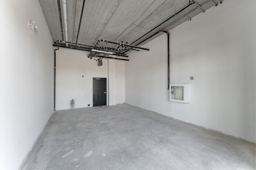 More Photos Of 393 Codd's Rd, Ottawa Apartments For Lease