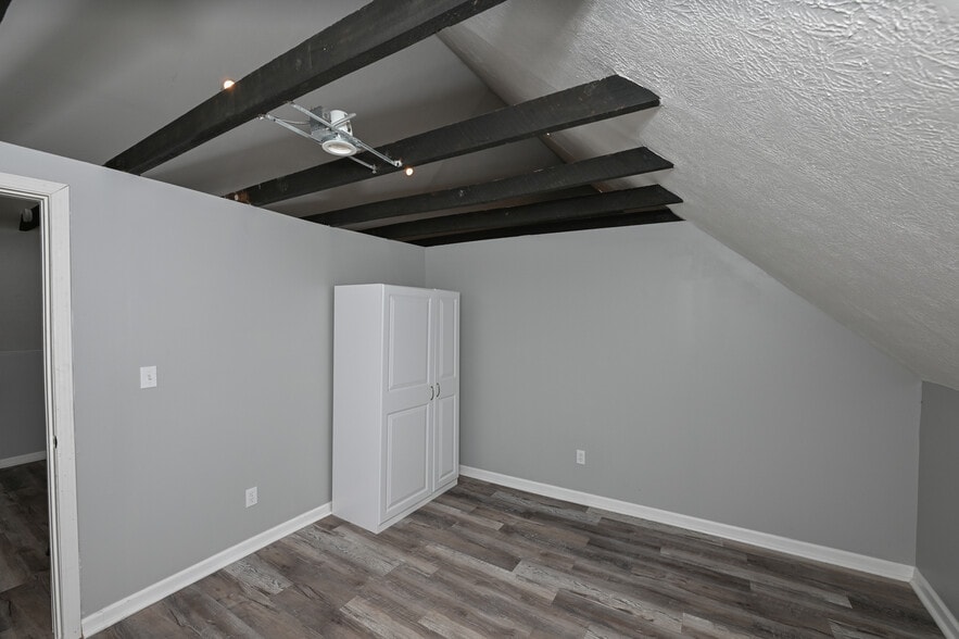 More Photos Of 8327 Cleveland Ave NW, North Canton Showroom For Sale