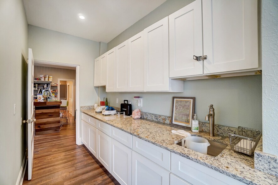 More Photos Of 140 W Front St, Perrysburg Office For Sale