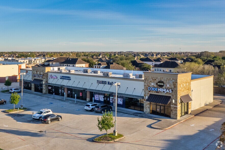 More Photos Of 12810 W Broadway St, Pearland Unknown For Lease