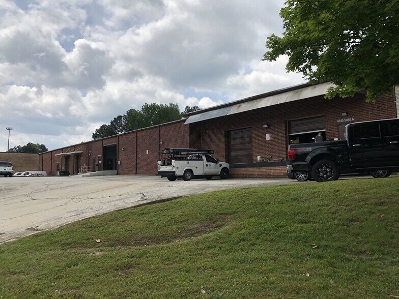 More Photos Of 4345 Commerce Dr SW, Atlanta Warehouse For Lease