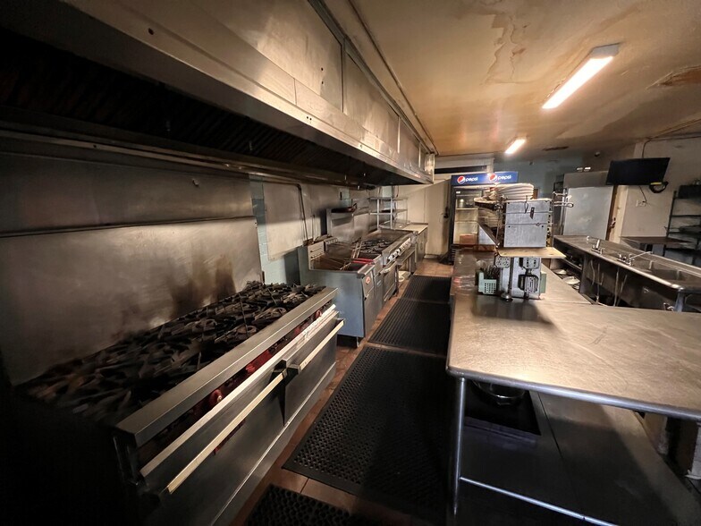 More Photos Of 422-426 Macon St, Baltimore Restaurant For Lease