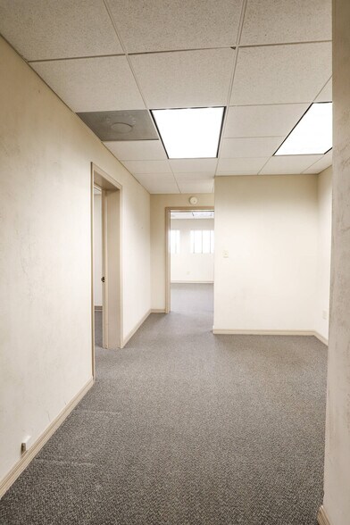 More Photos Of 200-204 W University Ave, Gainesville Office For Lease