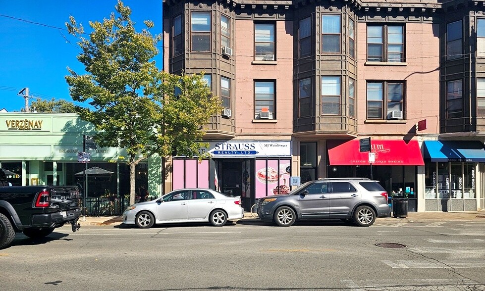 Primary Photo Of 2505 N Lincoln Ave, Chicago General Retail For Lease