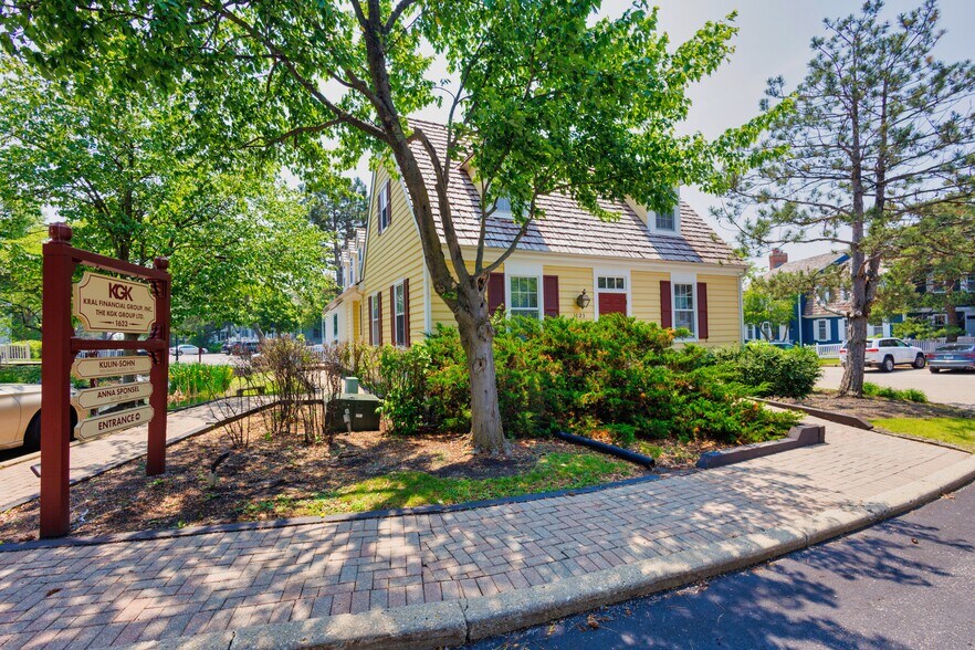 More Photos Of 1623 W Colonial Pky, Inverness Medical For Sale