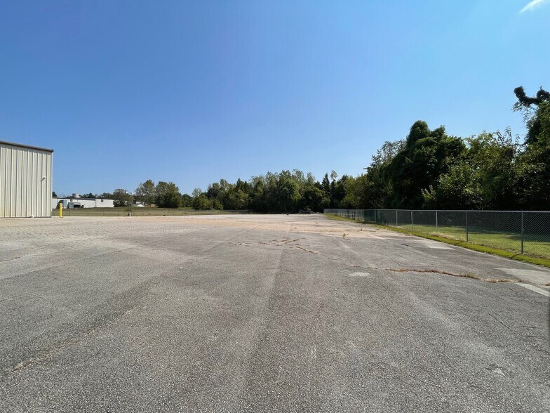 More Photos Of 10105 Hedden Rd, Evansville Warehouse For Sale