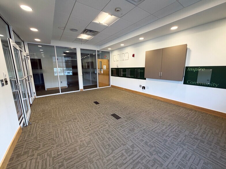More Photos Of 71 Calef Hwy, Lee Storefront Retail Office For Lease