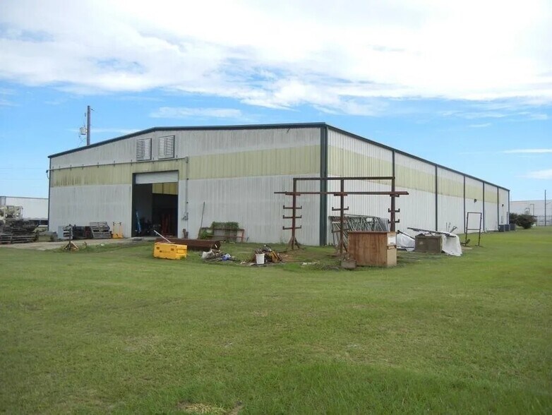 More Photos Of 227 Industrial Pky, Luverne Manufacturing For Sale