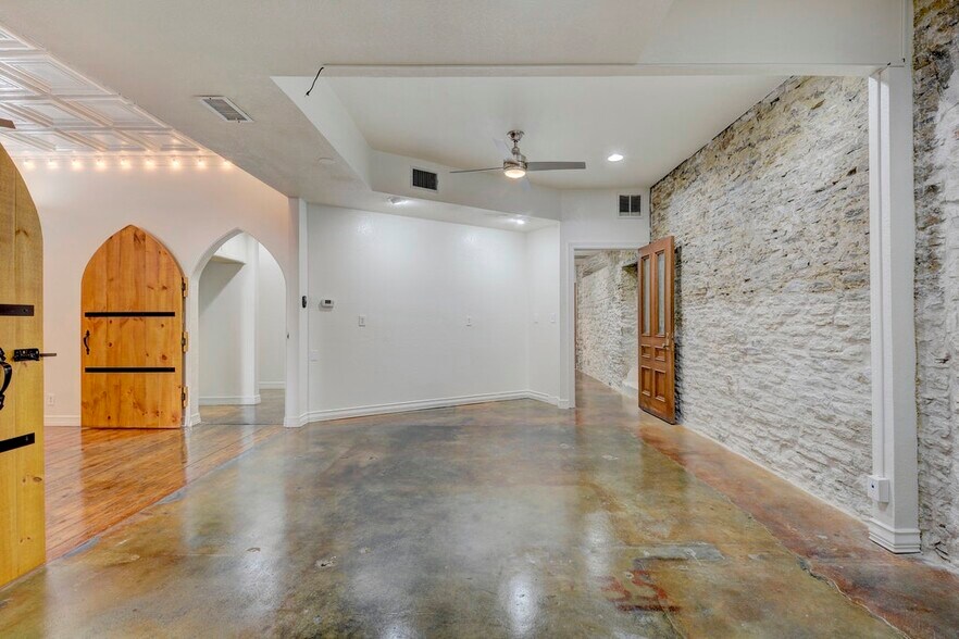 More Photos Of 503 Neches St, Austin Loft Creative Space For Lease