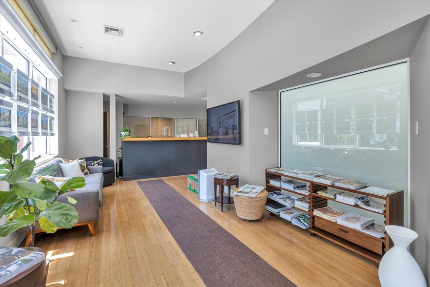 More Photos Of 2488 Montauk Hwy, Bridgehampton Freestanding For Lease