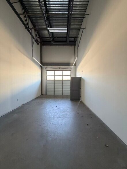 More Photos Of 4215 S Main St, Stafford Showroom For Sale