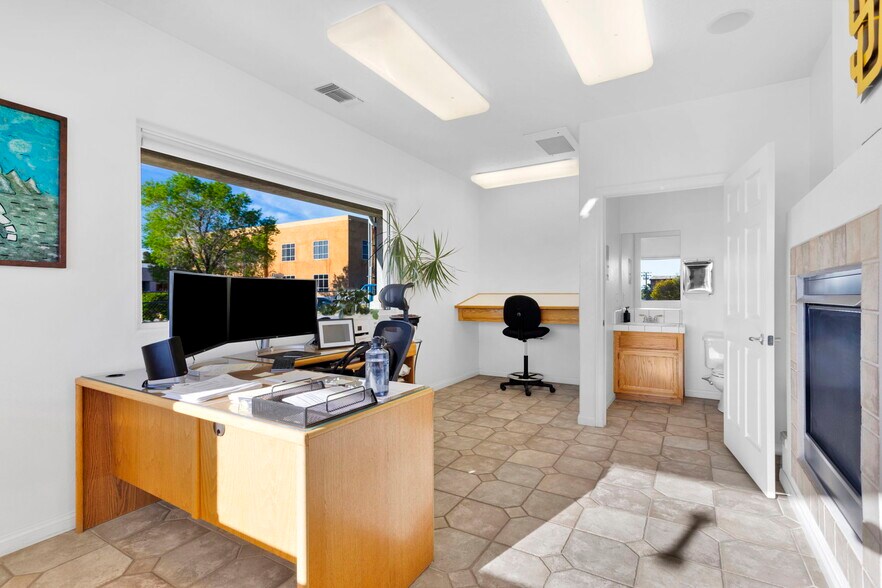 More Photos Of 15328 Bonanza Rd, Victorville Service For Sale