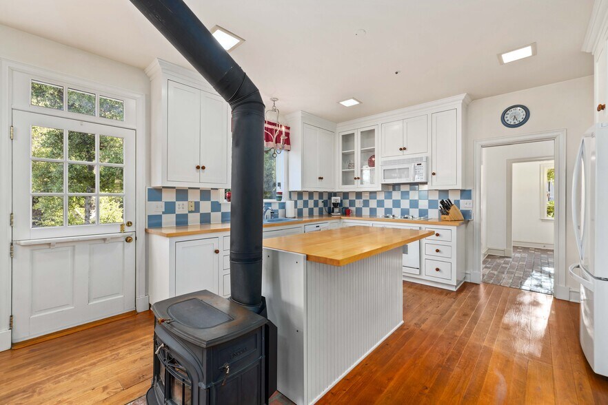 More Photos Of 11660 Lonesome Valley Rd, Leona Valley Specialty For Sale