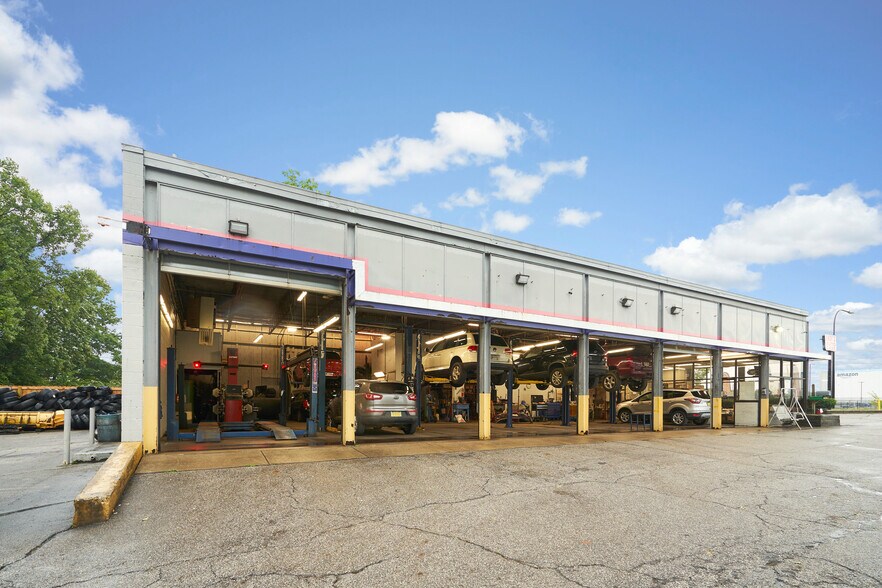 More Photos Of 2441 Romig Rd, Akron Auto Repair For Sale