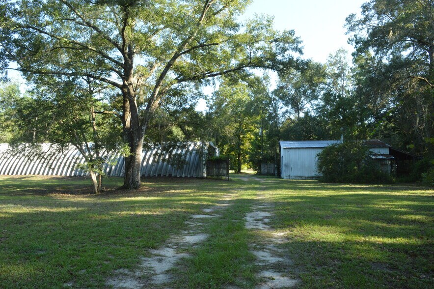 More Photos Of 165 Porsche Ln, Crawfordville Warehouse For Sale
